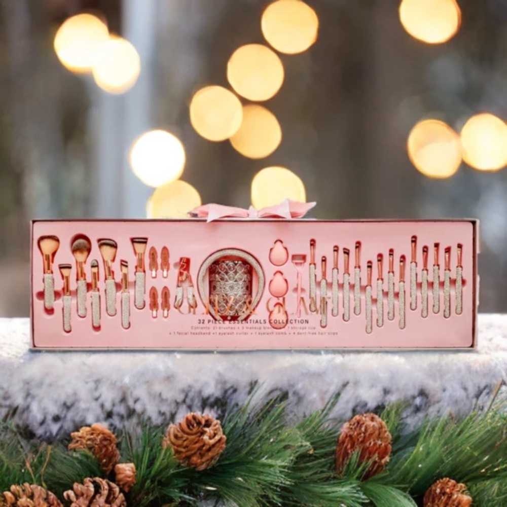 Silver/Rose Mega Glitz & Glam 32pc Essentials Collection Brush Set